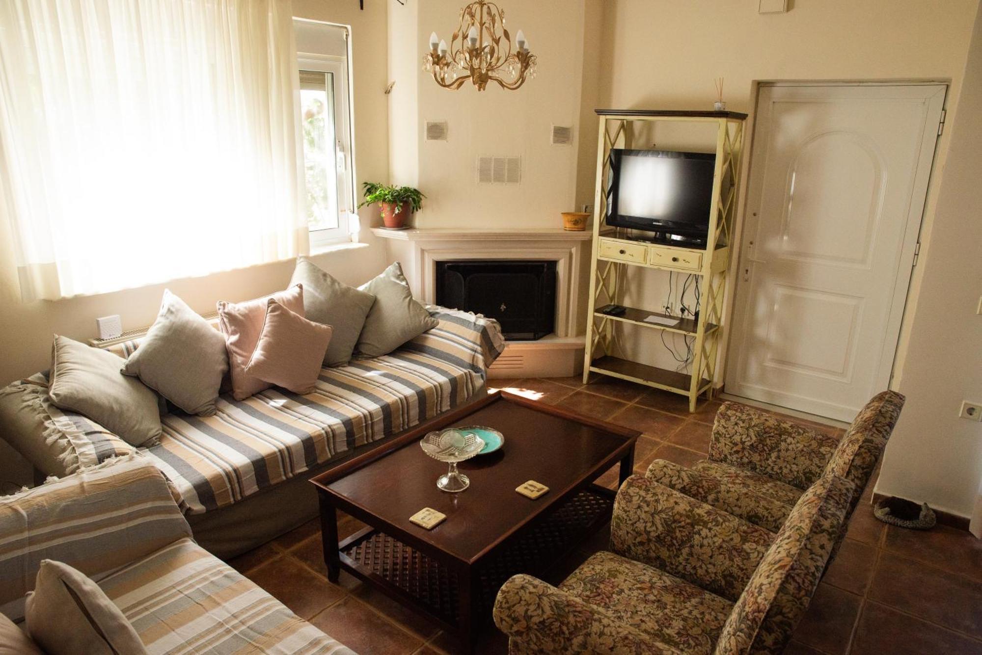 The Early Bird - Cosy 2-Floor House With Garden Villa อเล็กซานโดรโพลิส ภายนอก รูปภาพ